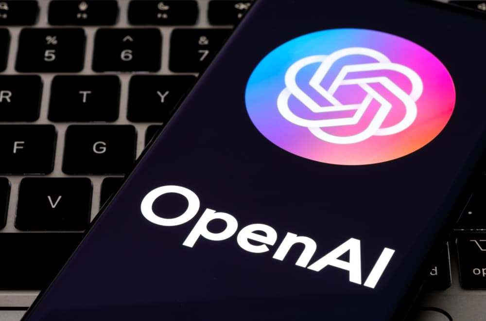 OpenAI pravi novi uređaj: Ugradiće u njega ChatGPT