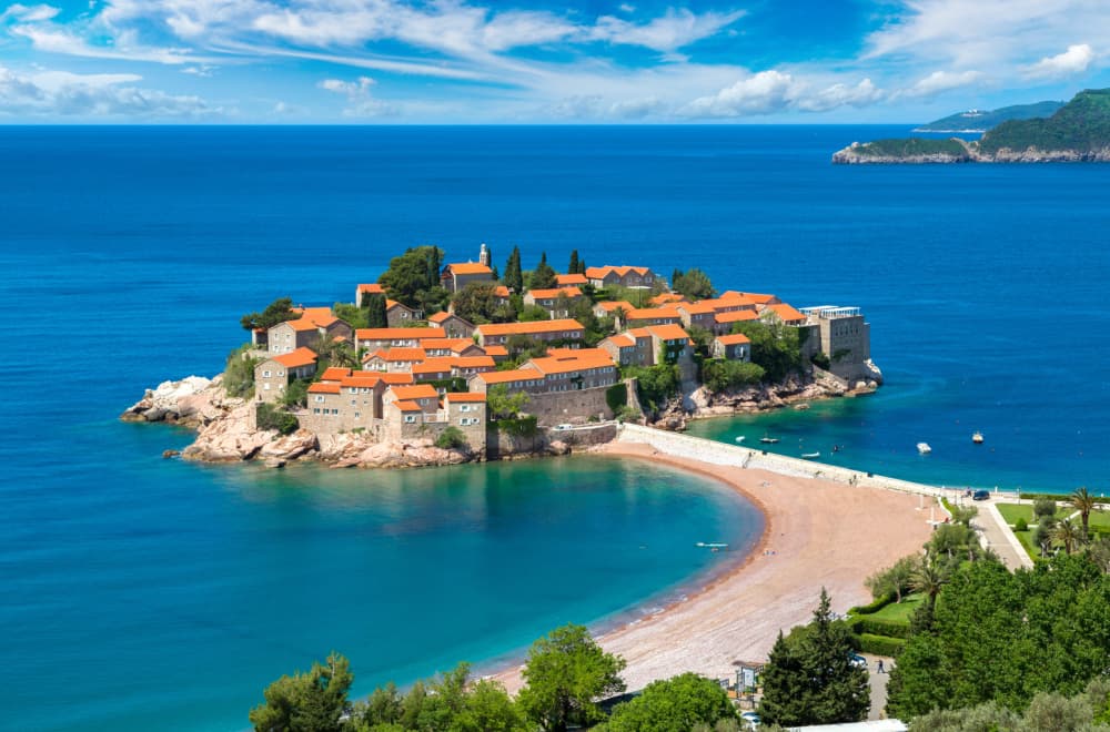 "Reakcije iz celog sveta su neverovatne": Sveti Stefan izazvao globalni bum