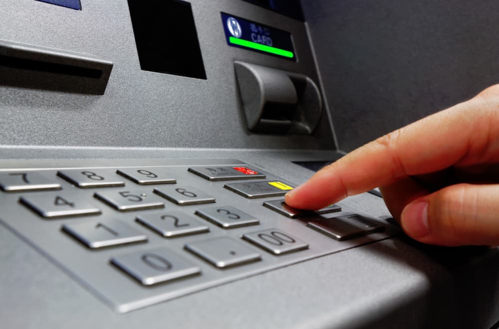Nova pravila za bankomate: Stižu glasovne instrukcije i pristupačniji ekrani