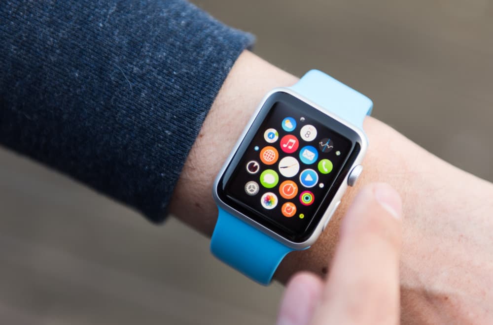 Velika pobeda za "Jabuku": Apple Watch ostaje u prodaji uprkos tužbama
