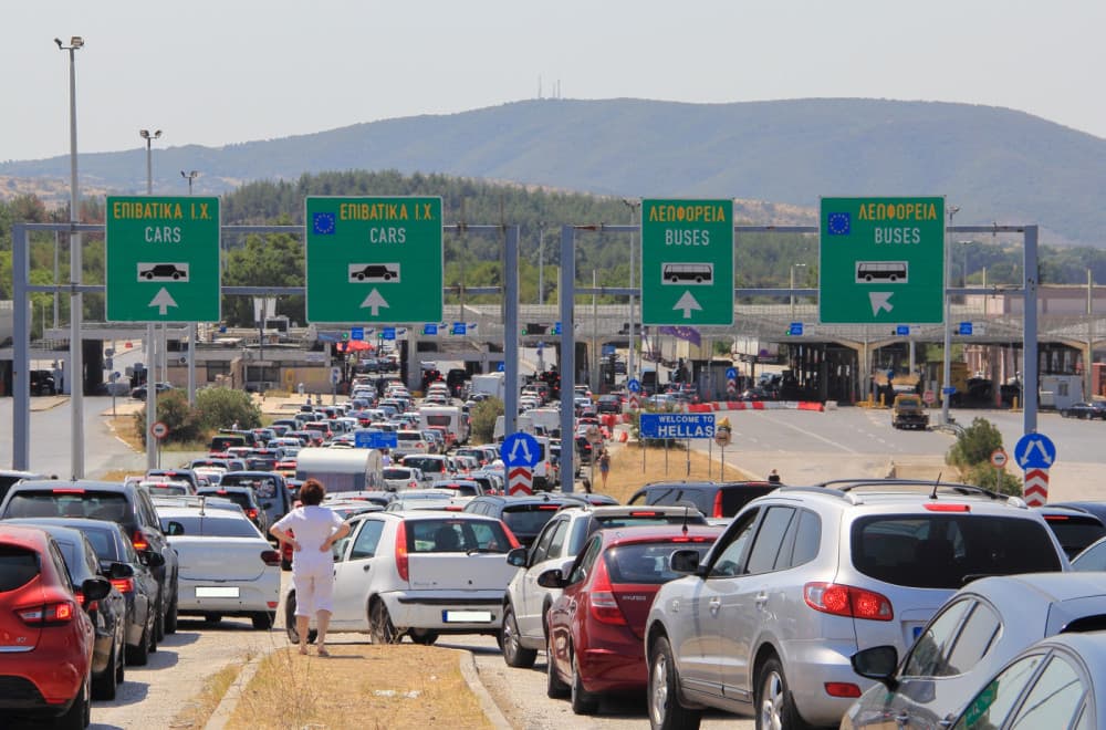 Totalni kolaps za tri dana: Turisti hrle u EU, ali ih na granici čekaju nove procedure VIDEO