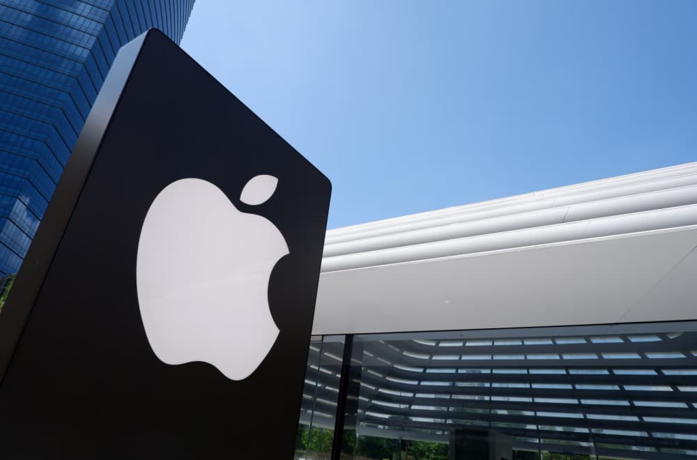 Apple će za savitljivi telefon da koristi Samsung ekrane
