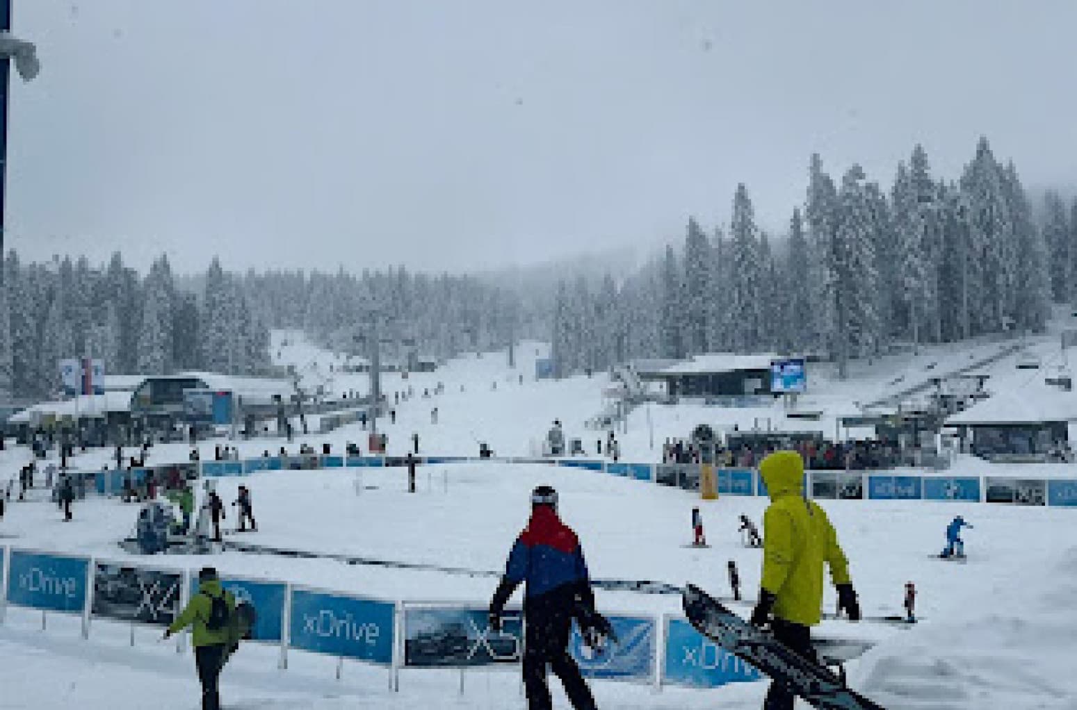 Poslednji spust na Kopaoniku: Milionske vožnje i puni kapaciteti FOTO