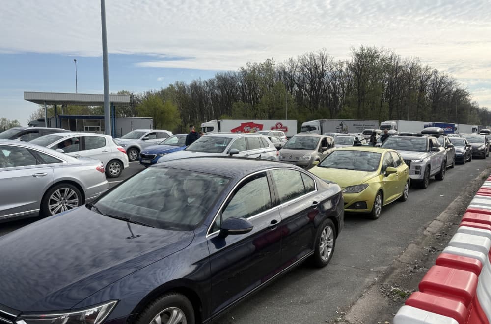 Uvođenje EES sistema blokiralo Batrovce: 300 dece iz Srbije čekalo 10 sati na granici