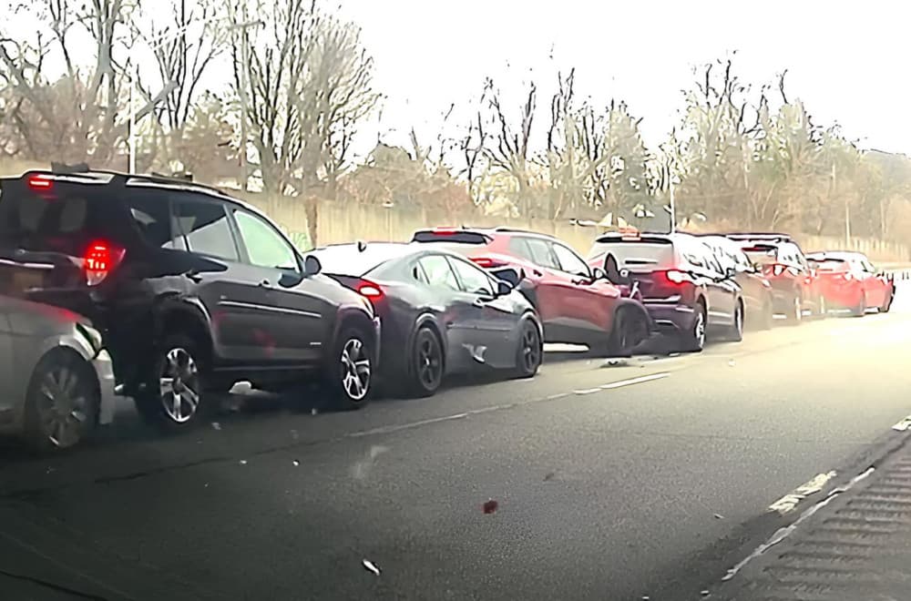 Zašto ne treba da se "nabijate u gepek" drugima tokom vožnje VIDEO