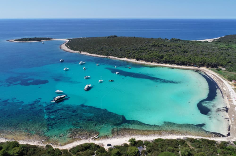 Ovu plažu iz regiona porede sa Karibima: Forbs je uvrstio među najlepše na svetu FOTO