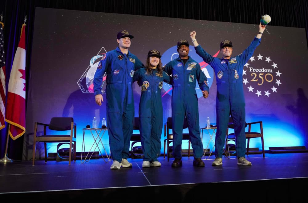 Astronaut Artemisa II se vratio kući: Dočekale ga sve komšije VIDEO