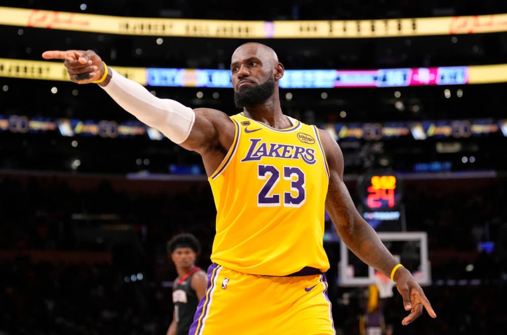 Kad nema Dončića, tu je Lebron – Lejkersi zaustavili "bejbi Jokića" VIDEO
