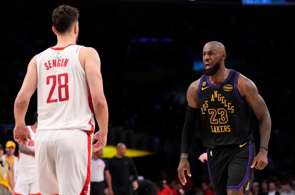 Lebron "vuče" dok Lejkersi čekaju Dončića VIDEO