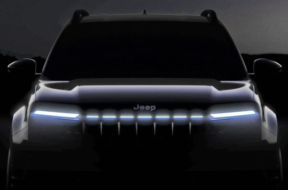 Jeep menja izgled najmanjeg SUV-a: Nova maska svetli i privlači pažnju FOTO/VIDEO