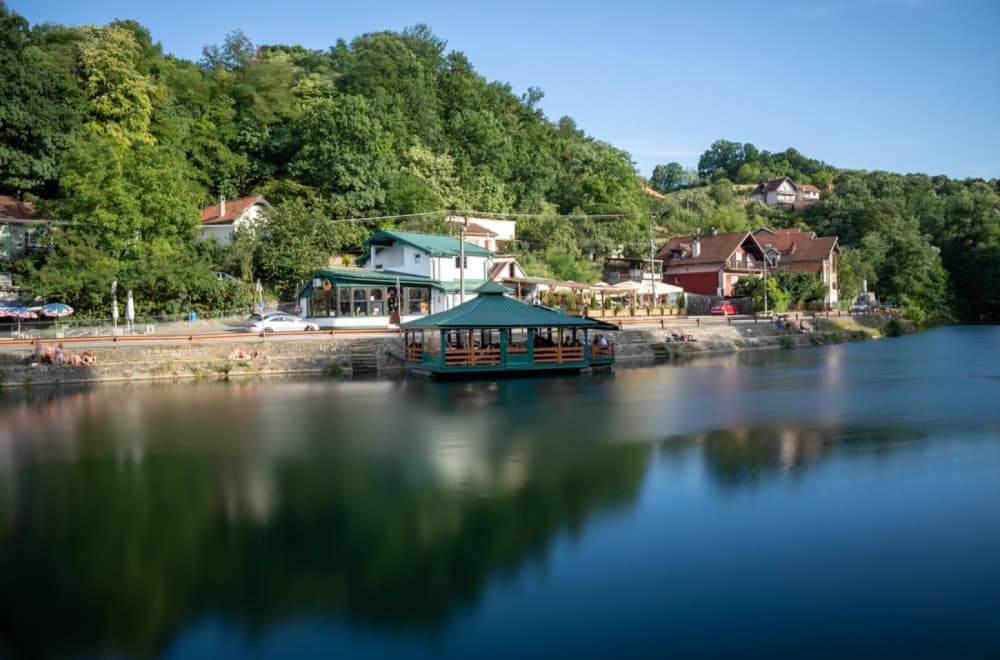 Na samo 90 km od Beograda krije se nestvarna reka: Voda ledena i kristalno čista, prizori kao iz filma FOTO