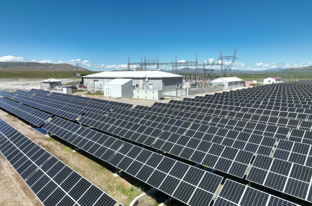 Cene struje u Evropi u minusu:  Solarne elektrane prave problem