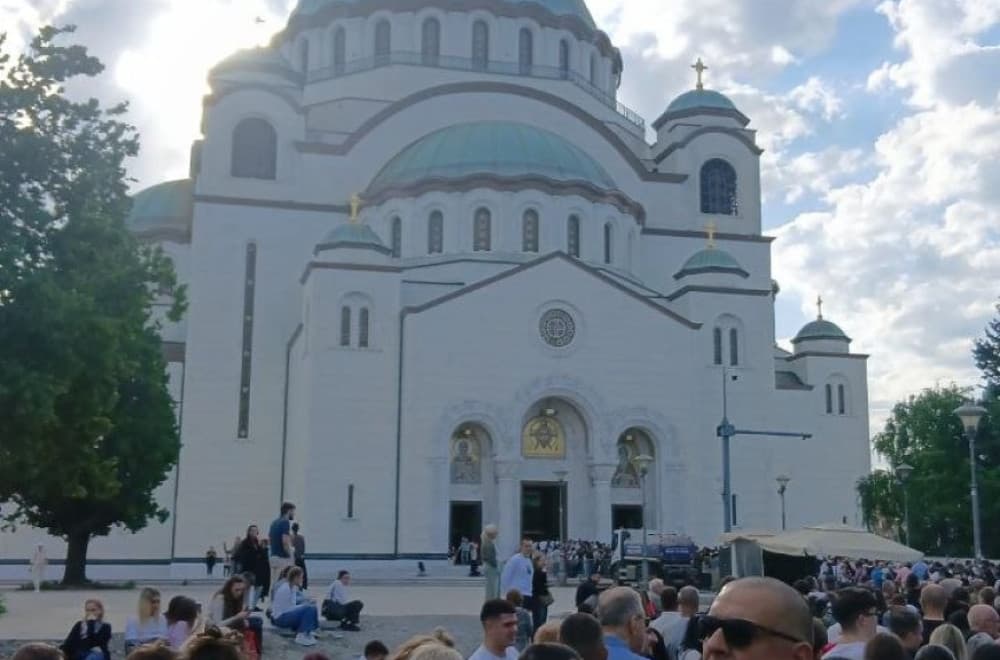 Ovo je broj podeljenih osveštanih traka na Pojasu Presvete Bogorodice u Hramu Svetog Save FOTO/VIDEO