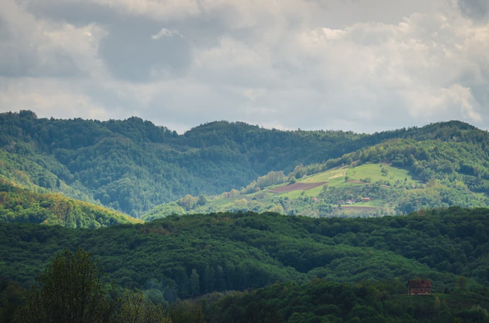 Neženje sa svih strana dolaze na ovo skriveno mesto u Srbiji, legenda kaže da ko dođe - brzo će se oženiti