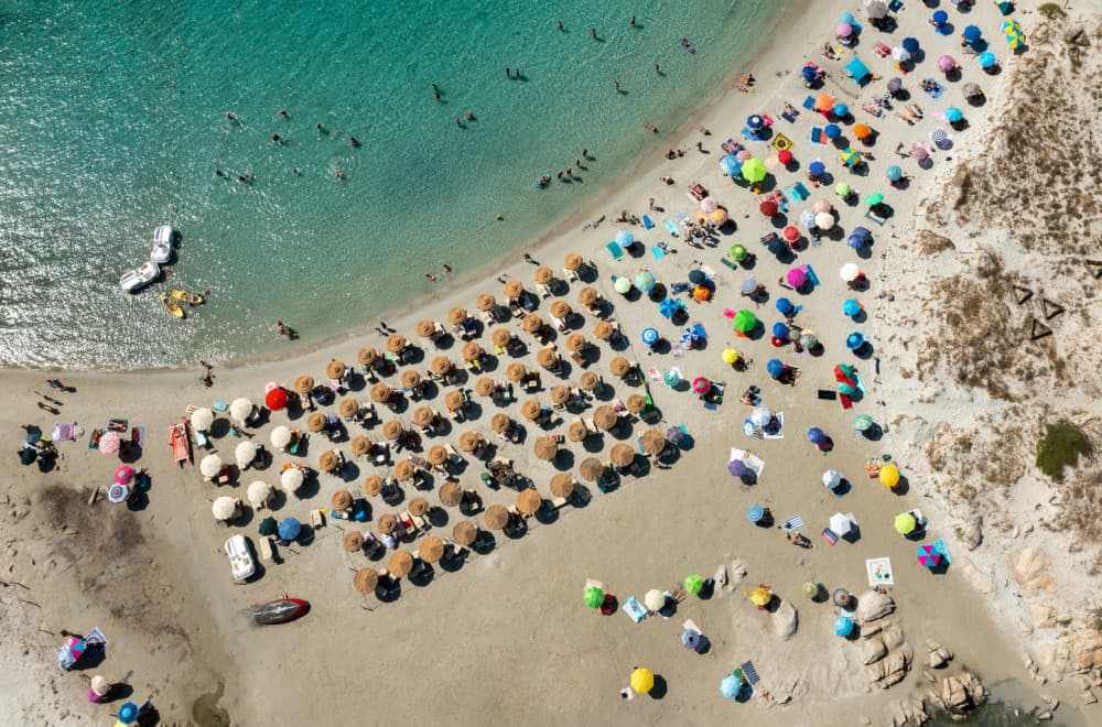 Šok za turiste: Na popularnoj plaži uvedena zabrana suncobrana