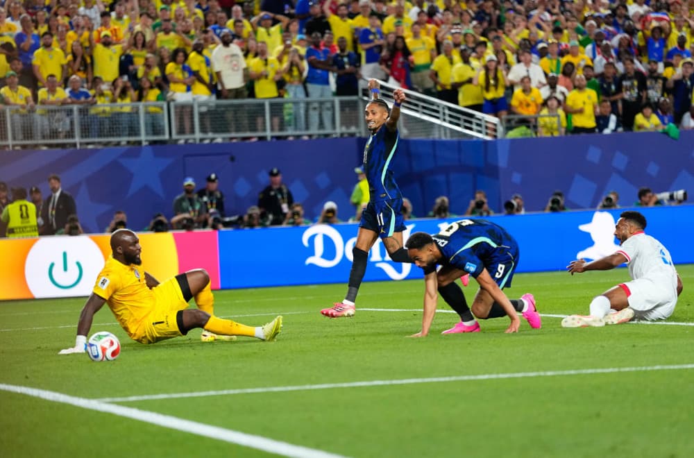 Brazil sve rešio za poluvreme – Ančeloti ima jednu brigu više VIDEO