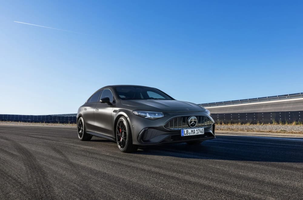 Novi Mercedes ima 3 motora, 670 KS i ugrađeni vibrator FOTO
