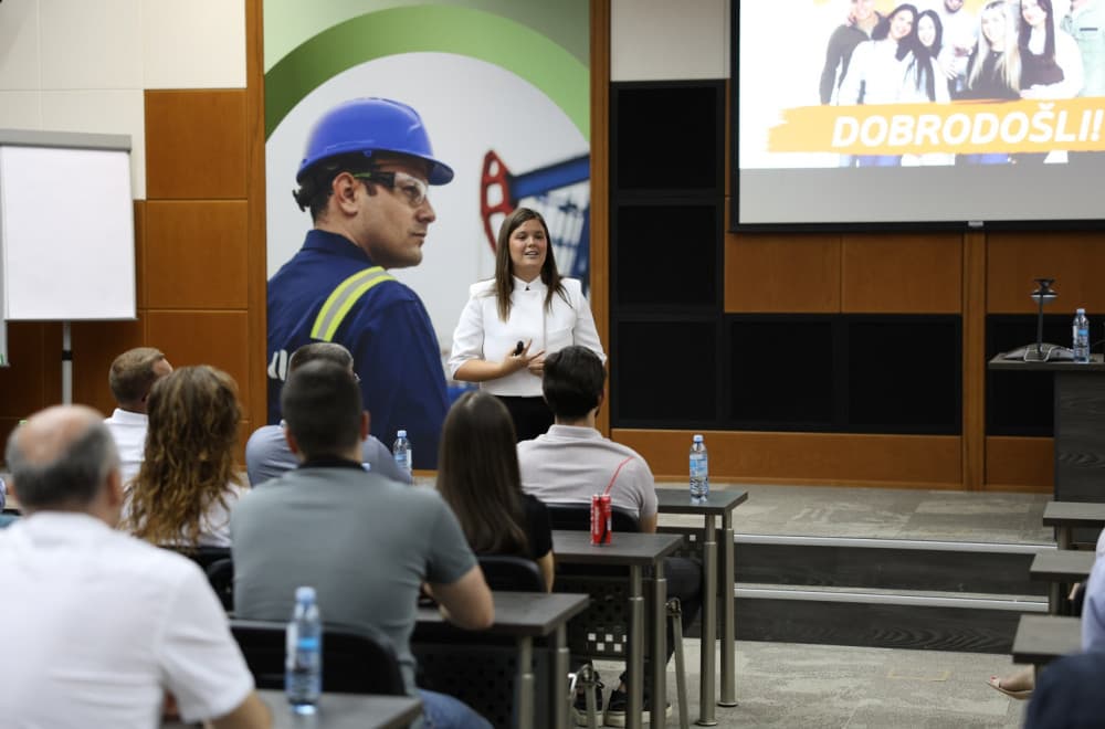 Prilika za mlade za čistu desetku: Počela deseta sezona programa "NIS Calling"