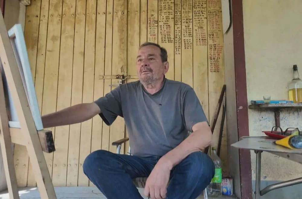 Neobična priča iz sela Bogdanica: Čitavog života je bio bravar i električar, a u penziji postao slikar FOTO