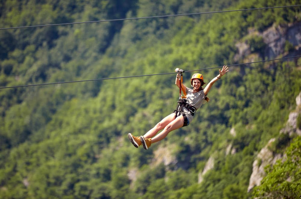 Ovo je najduži zip lajn u Srbiji: Sada na njemu postavljena i povratna sajla FOTO