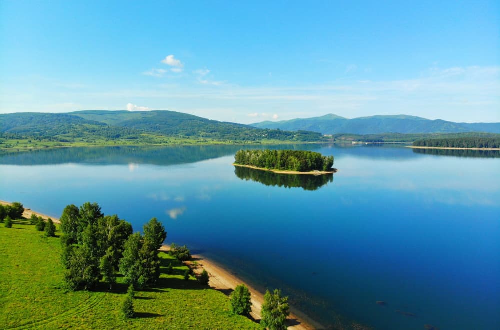 Čisto jezero, planinski vazduh i netaknuta priroda: "Ovo je more Srbije" VIDEO