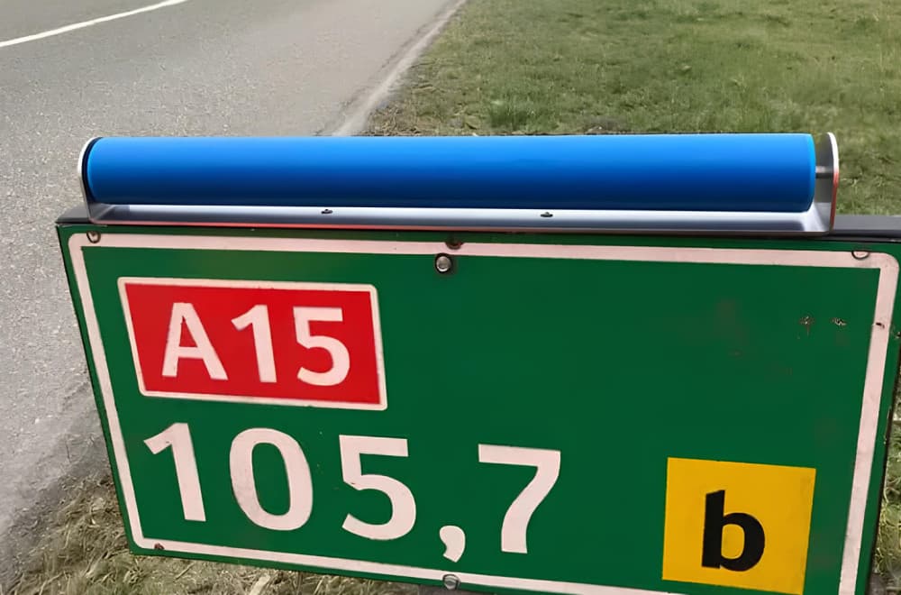 Zašto Holanđani postavljaju valjke na saobraćajne znakove? Razlog je neočekivan