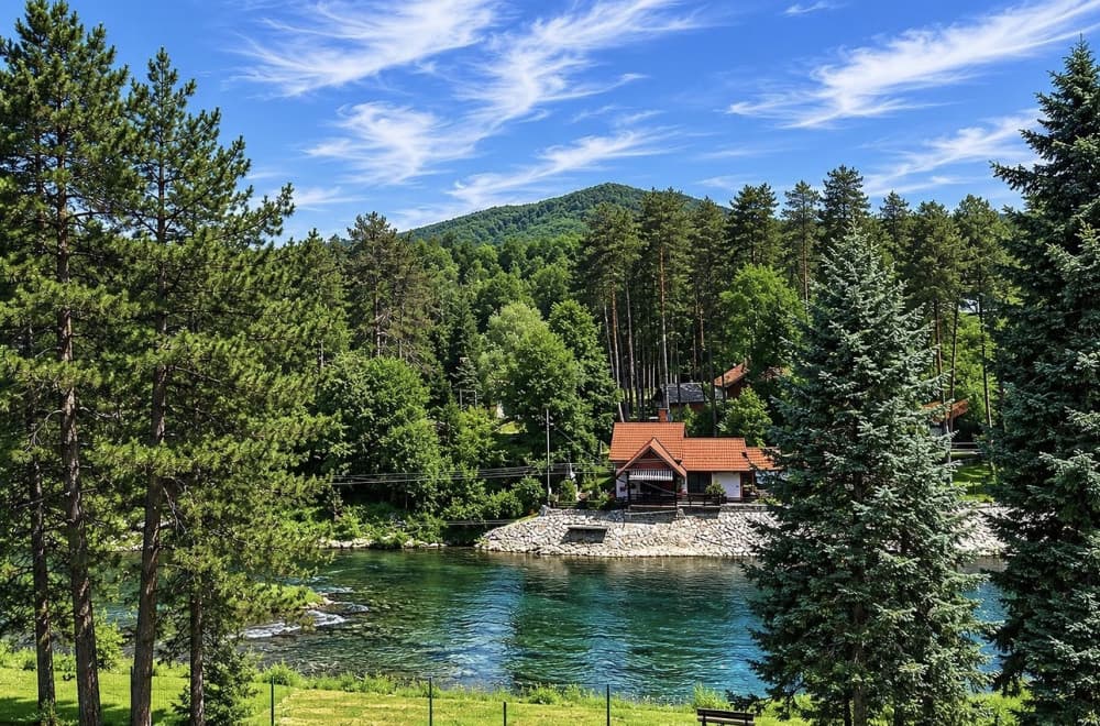Banja u Srbiji ima specijalne terapije za krvne sudove, ali i okruženje koje će vas oduševiti FOTO
