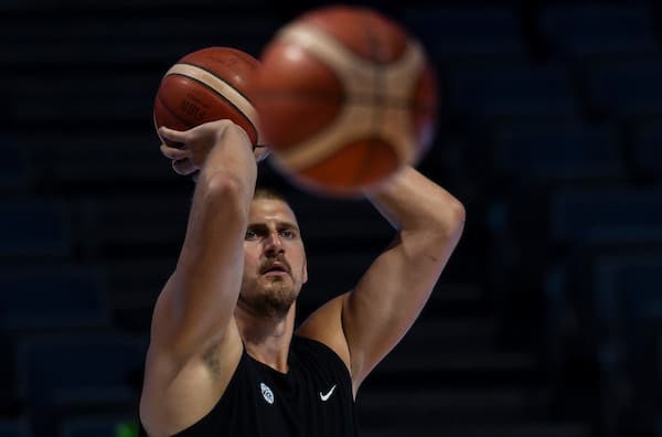Nikola Jokić u narandžastom dresu FOTO