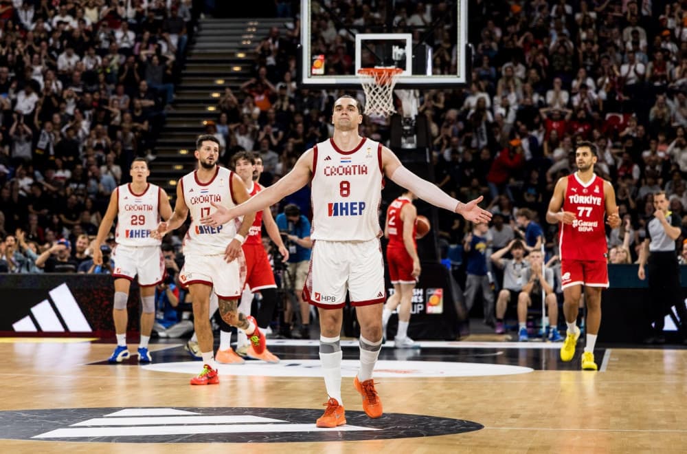 Hezonja ubacio 37 poena i trojkom srušio Tursku