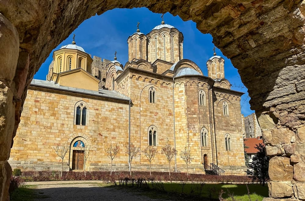 Špankinja posetila srpski manastir i ostala zatečena: "Ovo nema nigde" VIDEO