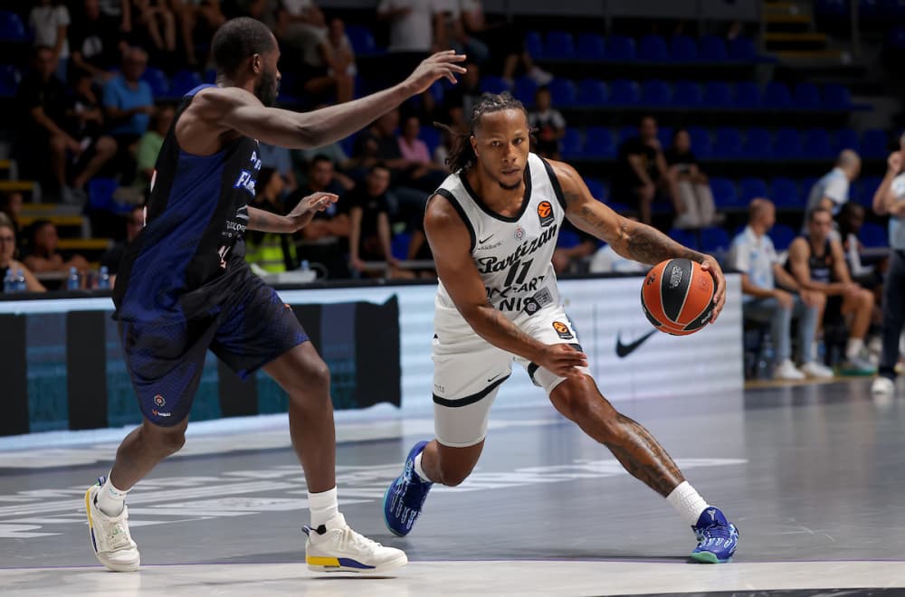 Pune tribine, spektakl na Kalemegdanu: Igra Partizan