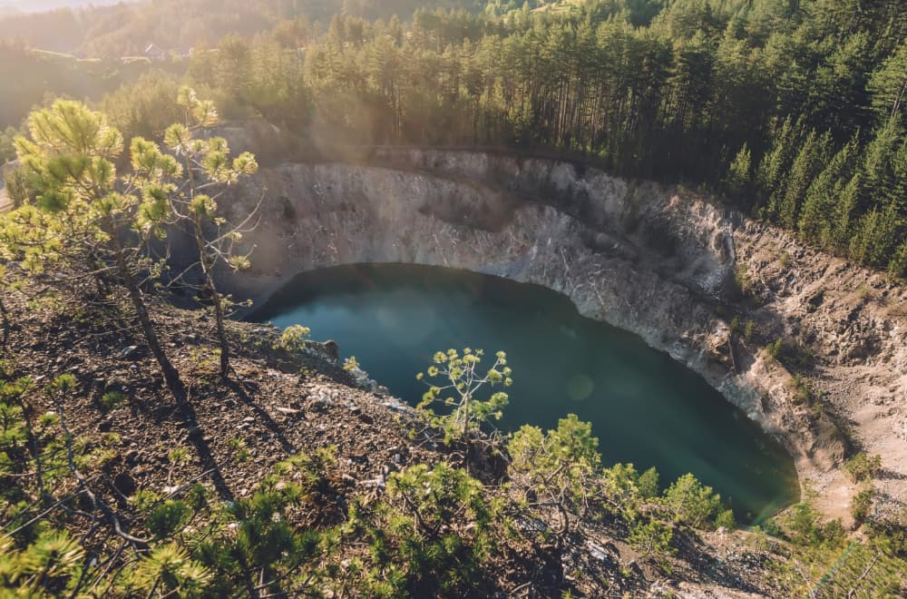 Tirkizni dragulj Srbije za koji mnogi ne znaju: Jezero između dve planine krasi neverovatna lepota FOTO