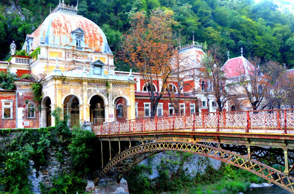 Rimski carevi su je obožavali, a danas noćenje košta 25 evra: Banja sa dugom istorijom oduševljava turiste