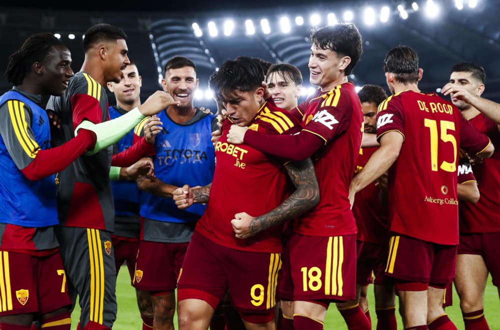 Roma drži korak za Interom