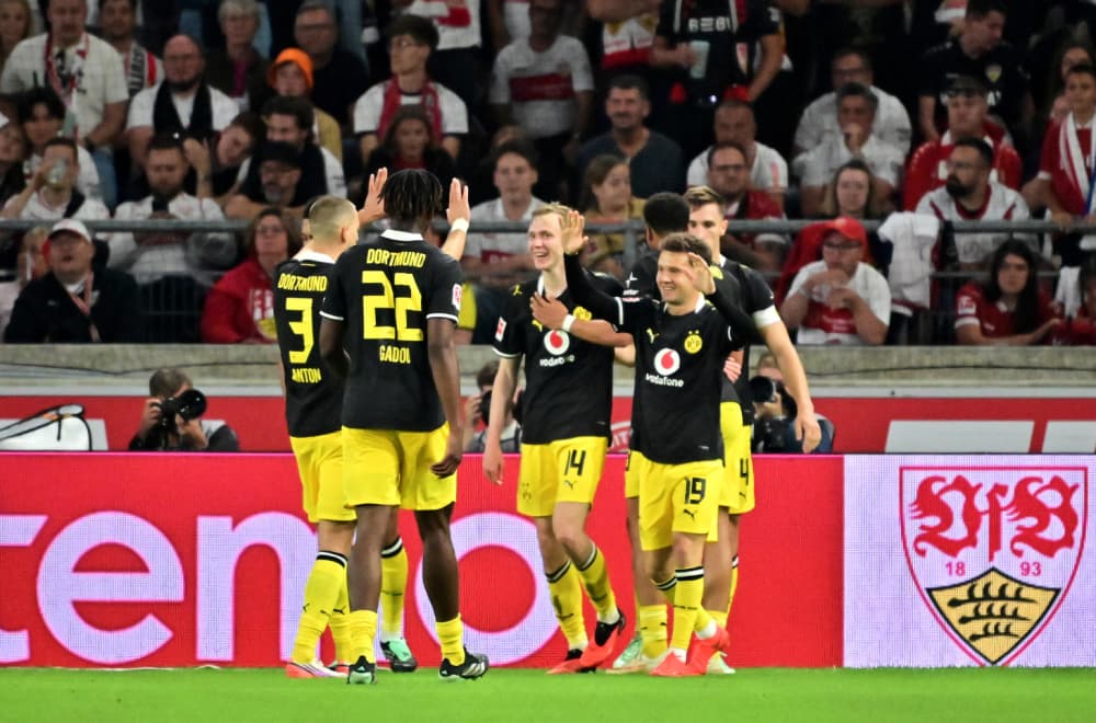 Dortmund slavi Bajera