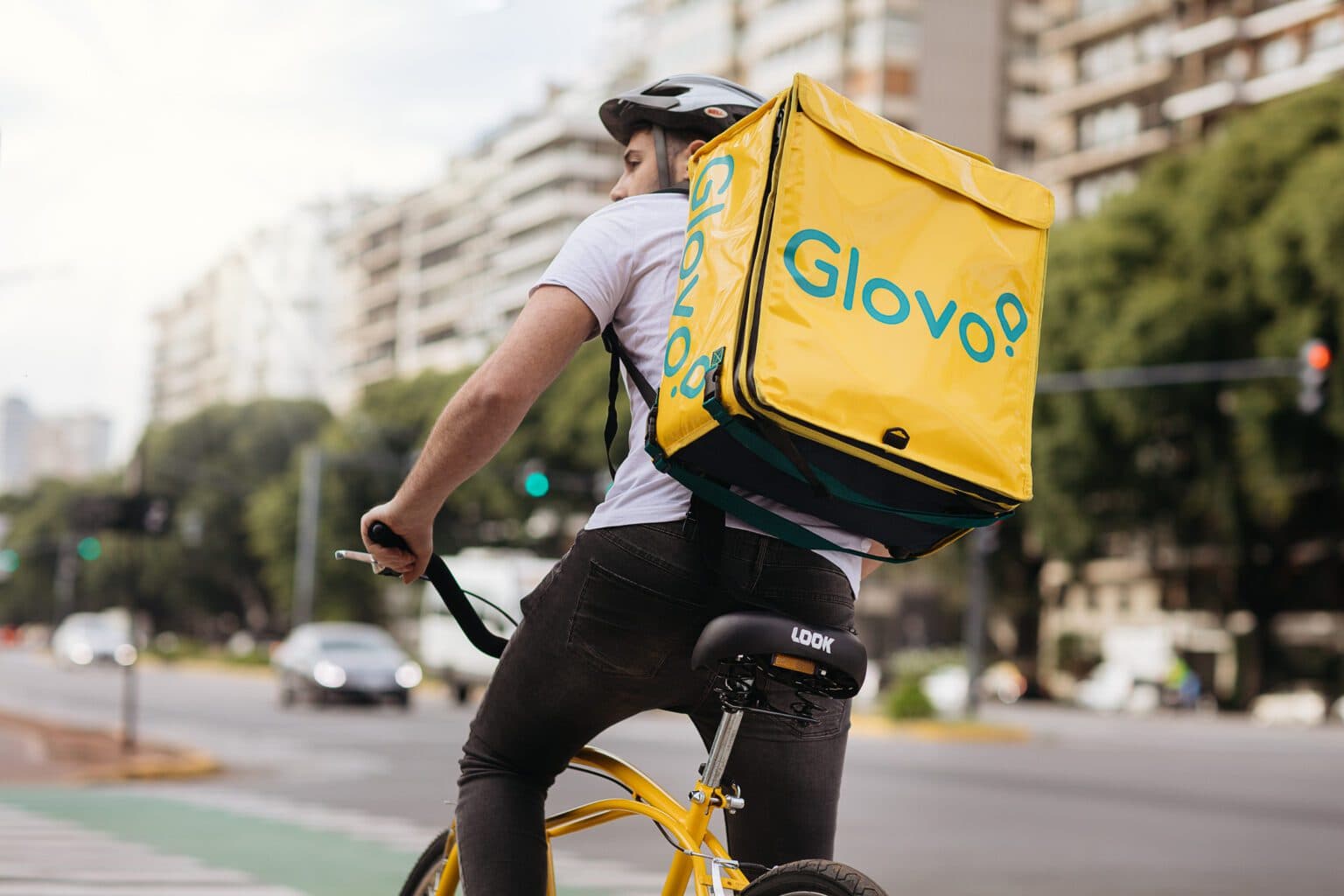 Vi kažete šta vam treba, AI pronalazi: Glovo stiže na ChatGPT i Claude