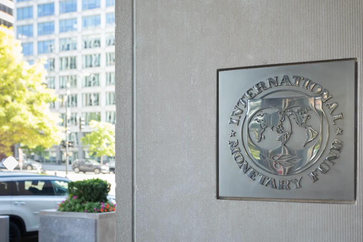 MMF o globalnim kretanjima: Privreda usporava, inflacija raste