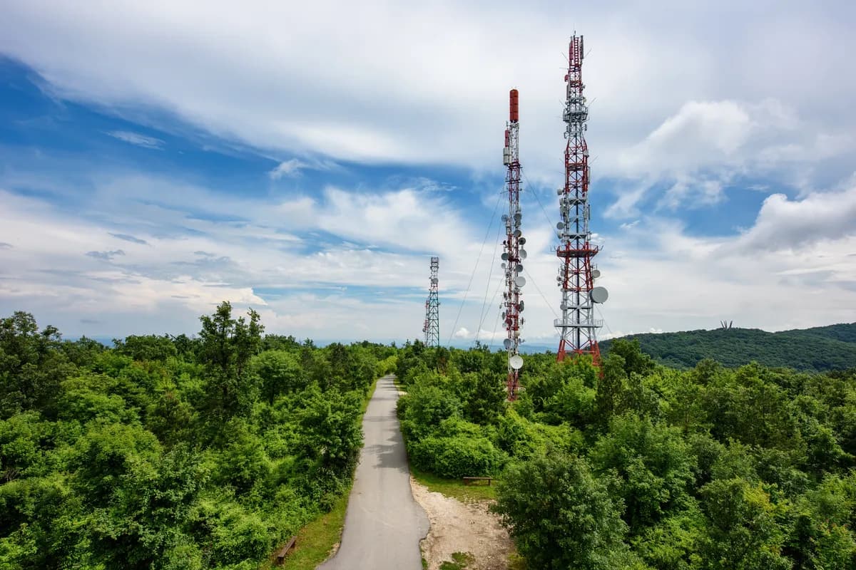 Regulator says more than 2,000 5G base stations in Serbia