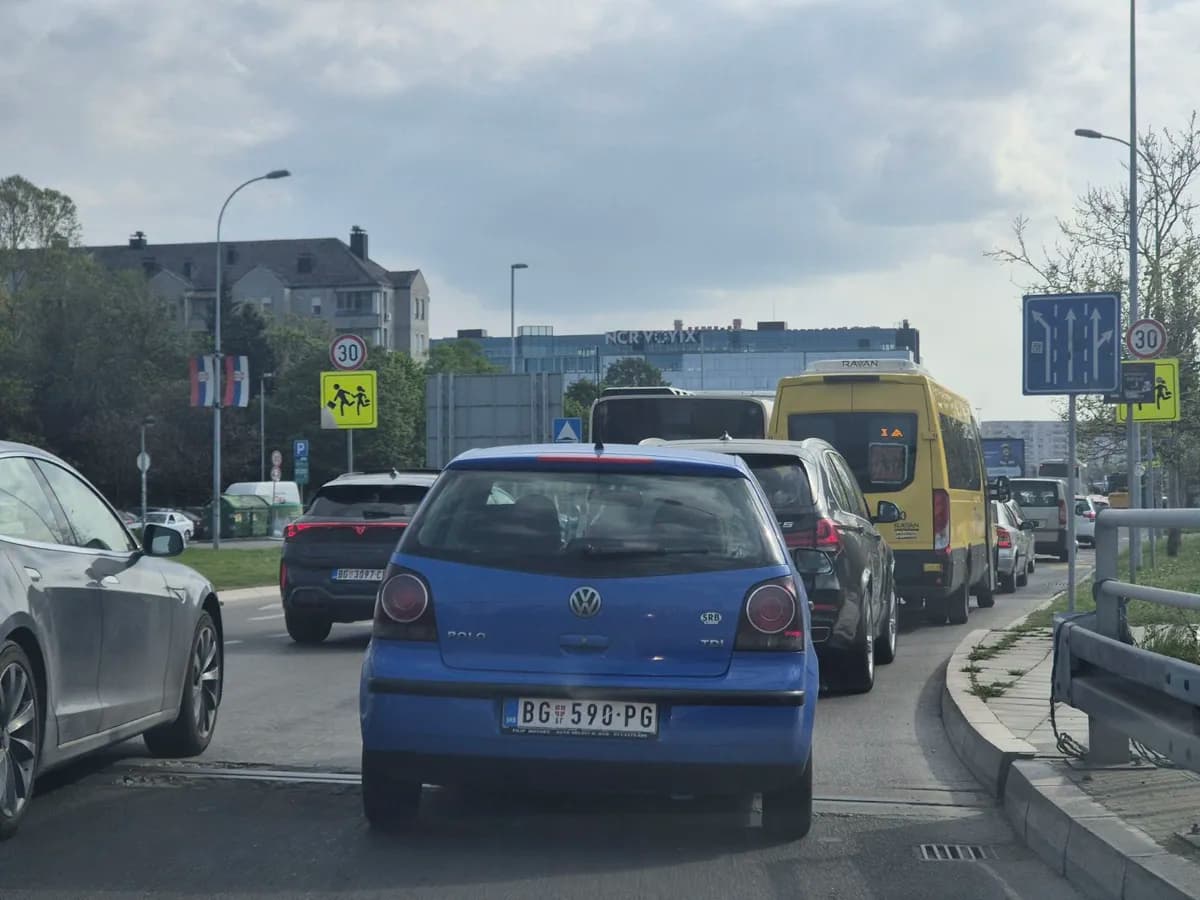 AMSS: Nema zadržavanja na granicama Srbije i naplatnim stanicama auto-puteva