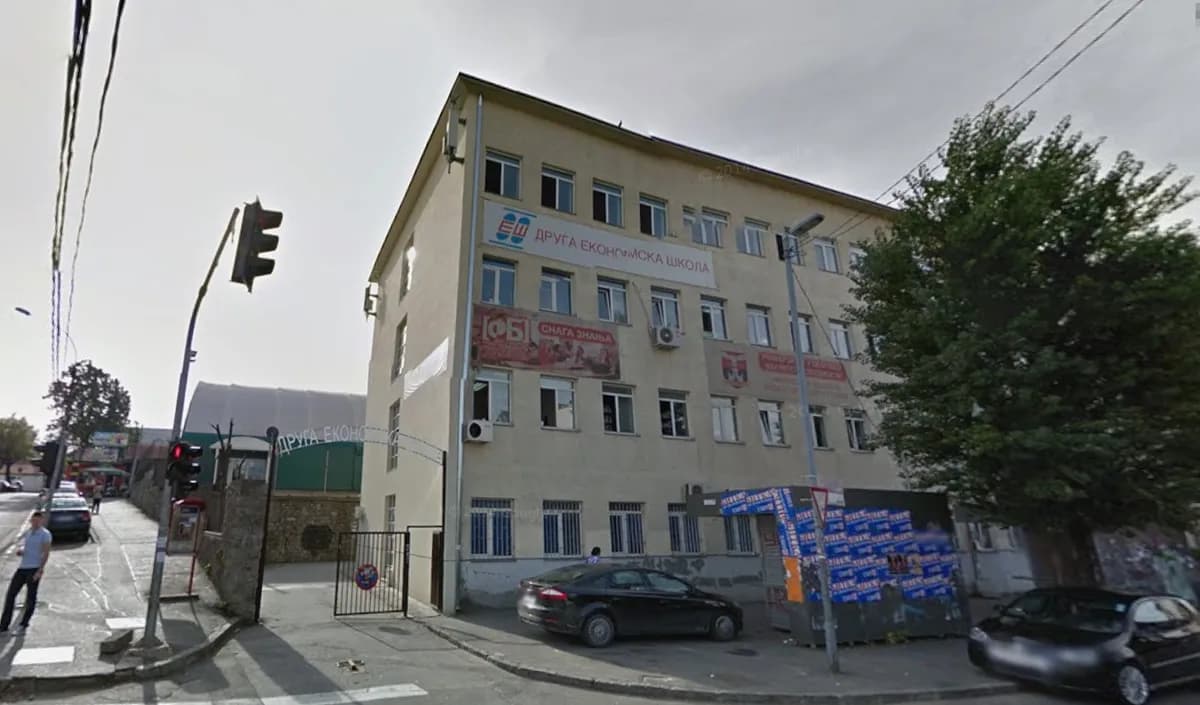 Rešen problem sa pčelama u Drugoj ekonomskoj školi