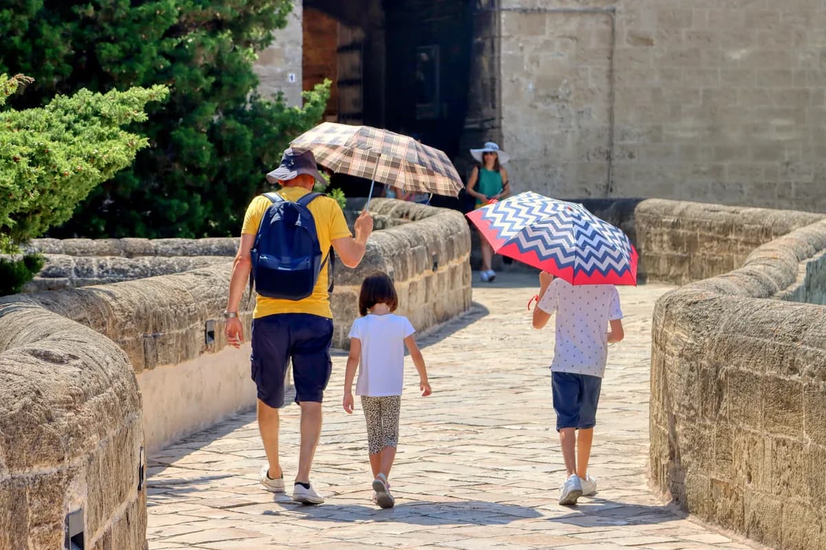 Pretežno sunčano i toplo, ponegde mogući pljuskovi – temperatura do 36 stepeni