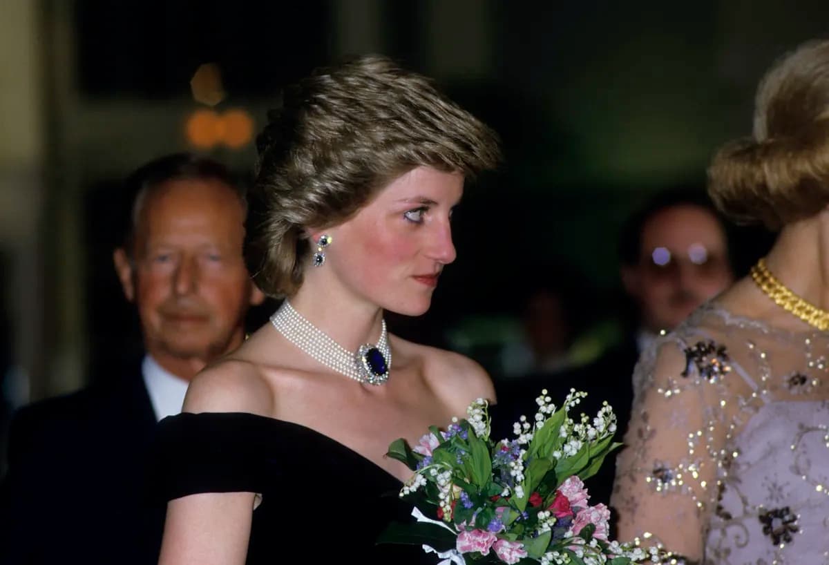 Čuvena "osvetnička haljina" princeze Dajane ide na aukciju