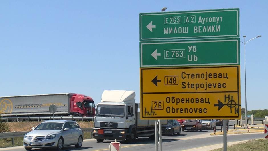 AMSS: Bez većih gužvi na granicama, pojačan saobraćaj na glavnim putnim pravcima