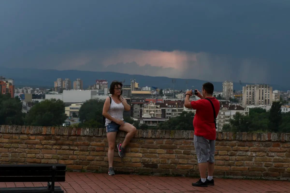 RHMZ objavio kad se danas tačno i gde očekuje nevreme s gradom i olujnim vetrom
