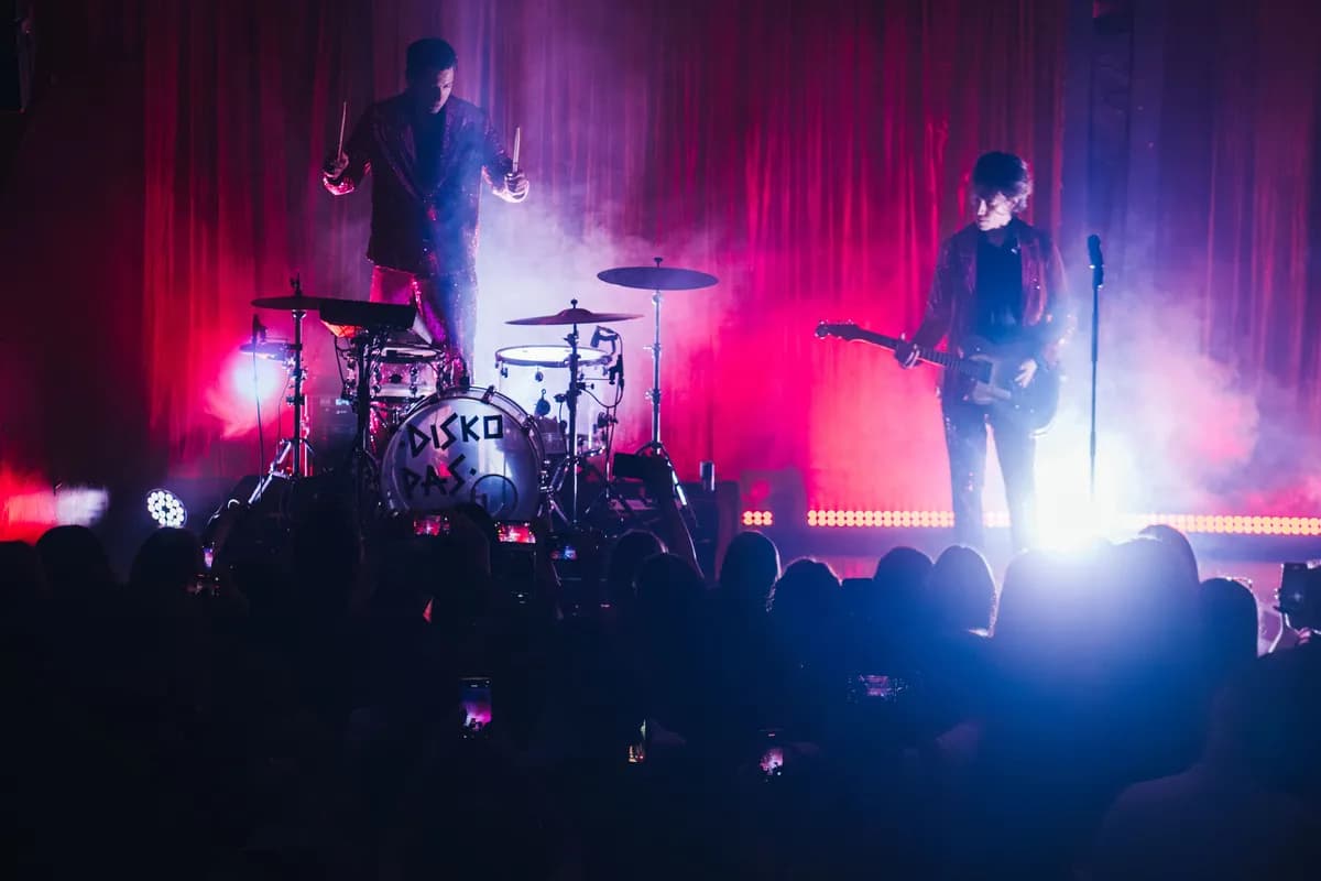 Počeo koncertni maraton Buč Kesidi u Zappa Bazi: Disko šljokice i dva sata euforije