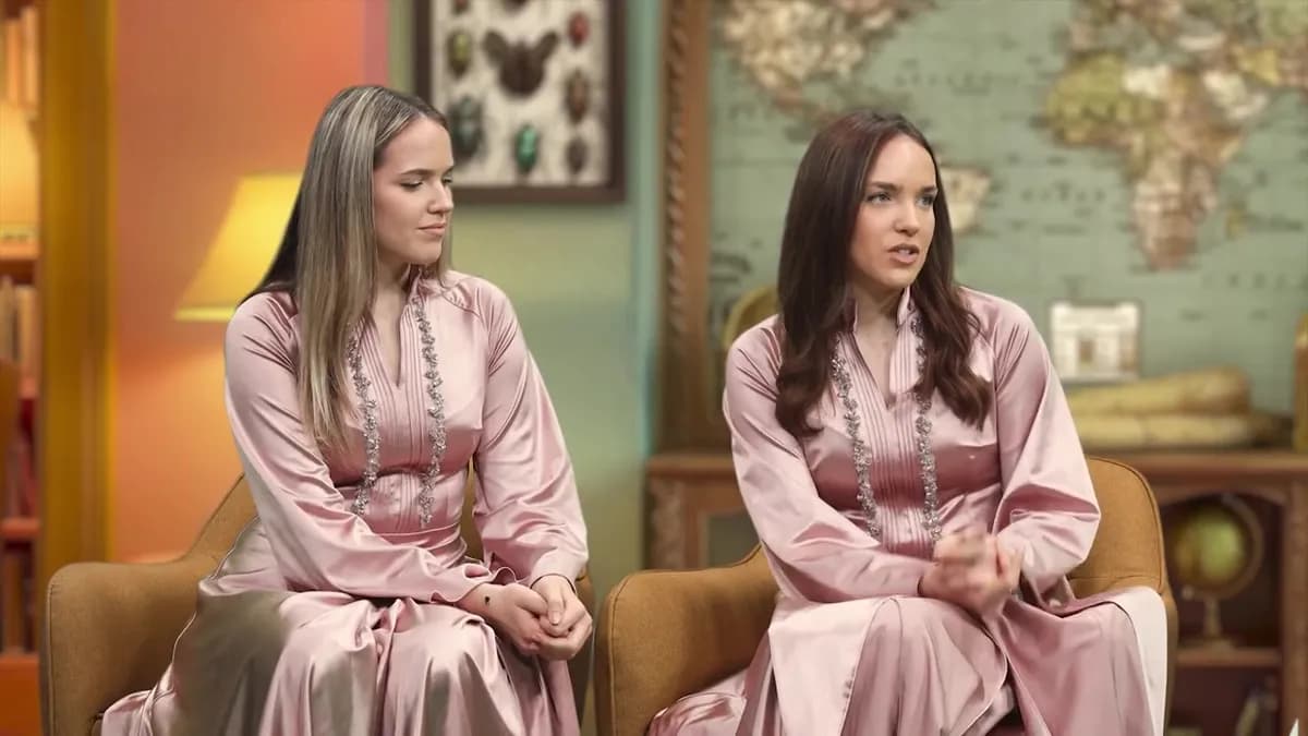 Kuća sa 1000 vrata – gošće Darija i Glorija Ilić iz ansambla "Fenački biseri"