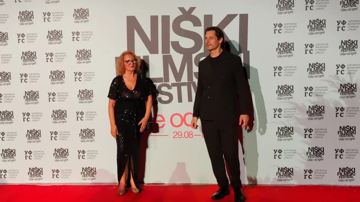 "I dalje možete da pod kišobranima gledate film. Alal vera": Otvoren Niški filmski festival, Tanji Bošković uručena nagrada "Pavle Vuisić"