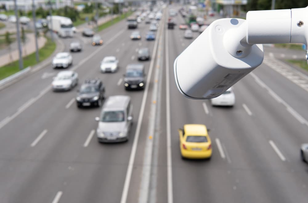 AI kamere mogu da snime vozače pri brzinama do 300 km/h bez zamućenja slike