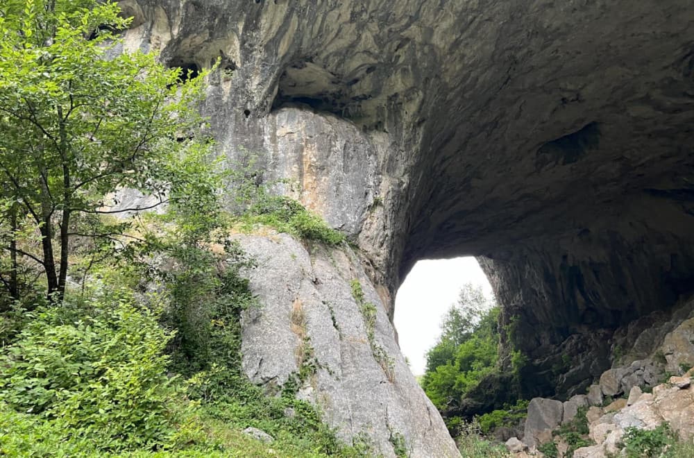 Ovo je idealno mesto za prvomajski piknik: Jedinstveni kameni most skriven u srcu zlatiborskog sela FOTO