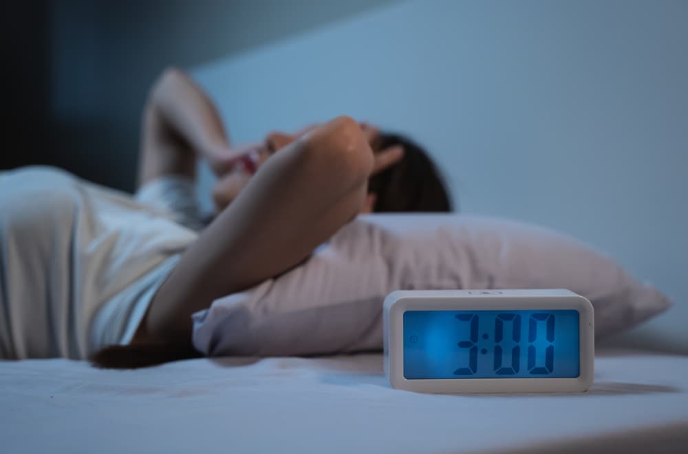Spavamo sat duže, ali onda kreću problemi: Koliko vremena treba da se prilagodimo pomeranju sata VIDEO